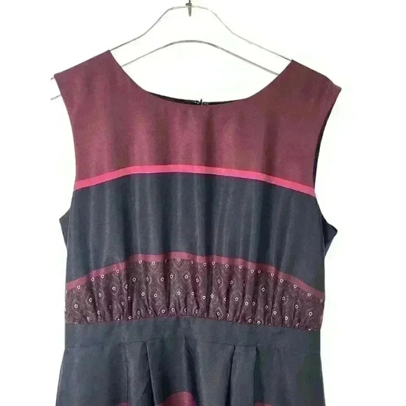 LOFT Striped Sleeveless Fit & Flare Dress Size 8 - Picture 4 of 5